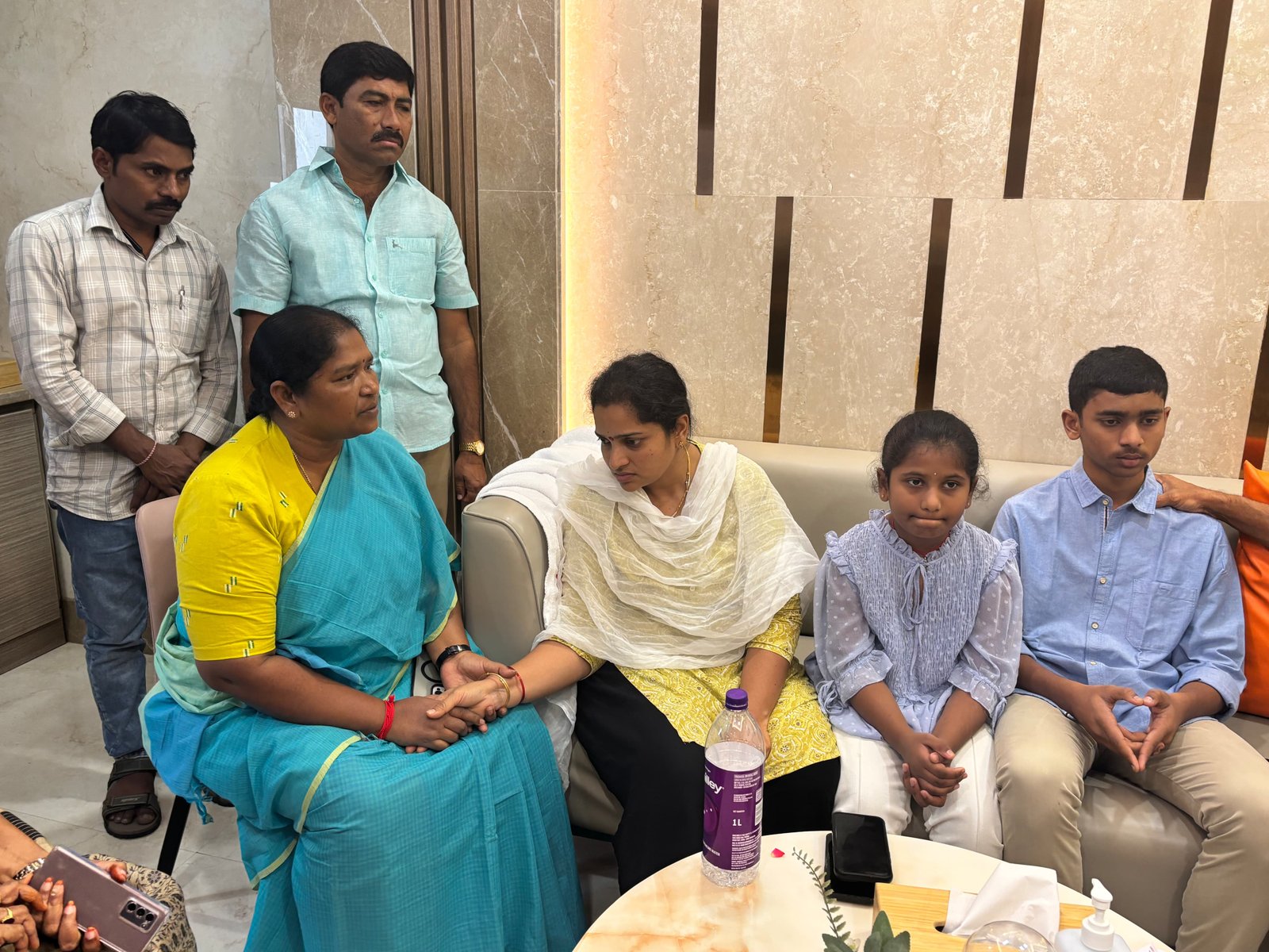 మాజీ ఎమ్మెల్యే పెద్ది సుదర్శన్ రెడ్డిని పరామర్శించిన మంత్రి సీతక్క - Additional Image